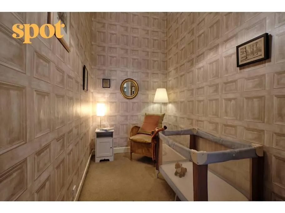 Spacious New Town 2Br-1Ba Flat Edinburgh